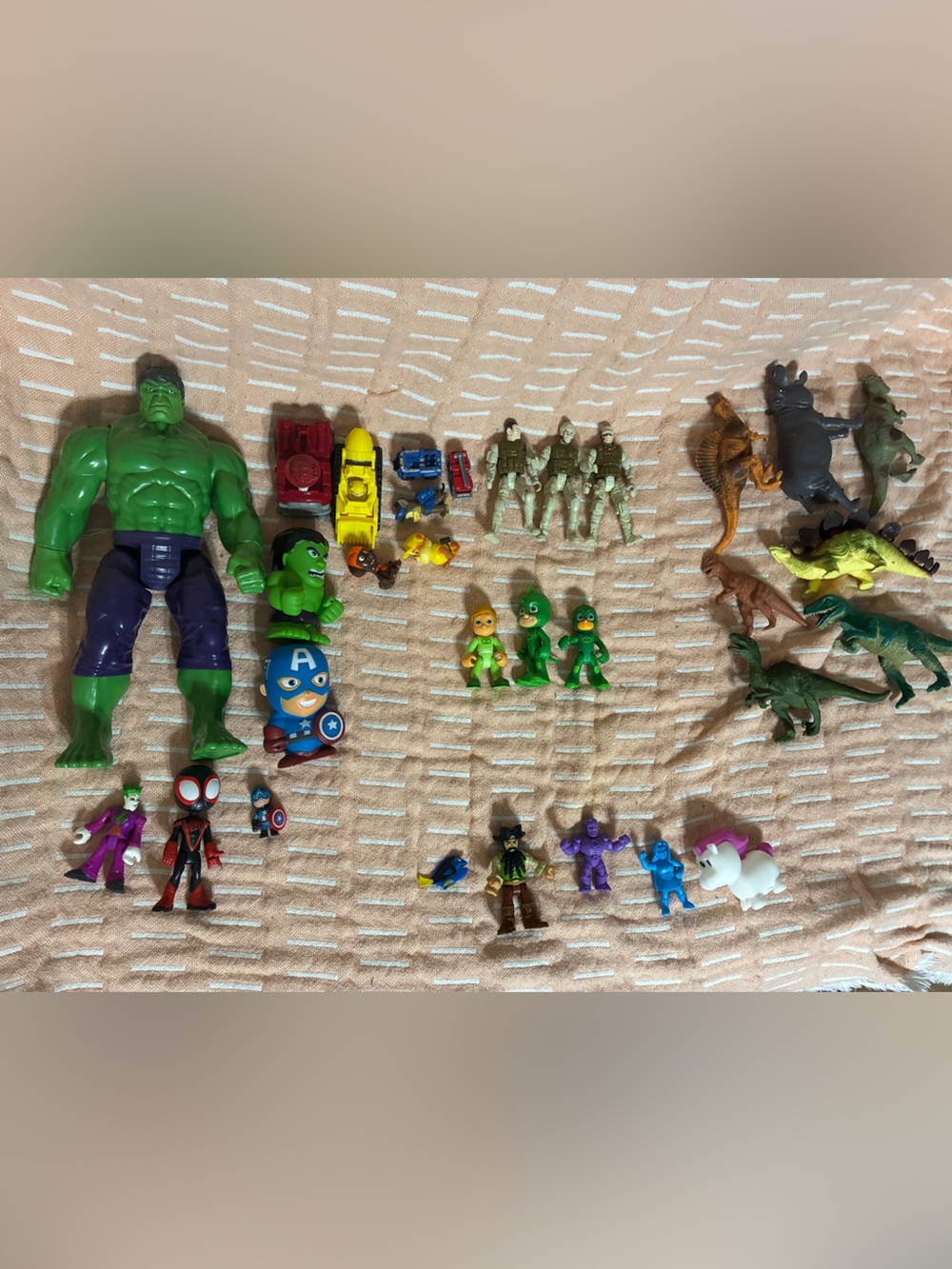 Figurines - Lot of 31